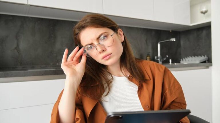 Dry eye, screens, and the comfort you deserve