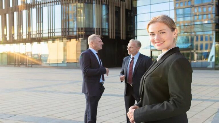 Why Every Growing Company Needs a South Florida Business Lawyer